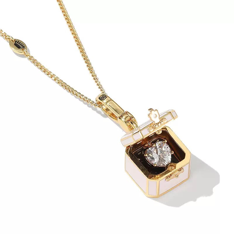3D Heart Chocolate Box Pendant Necklace – Openable Gold Locket